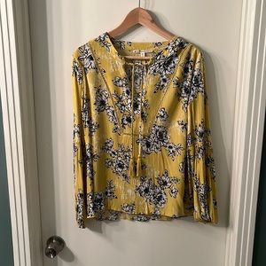 Yellow tunic top with black flowers by Seven7- size medium